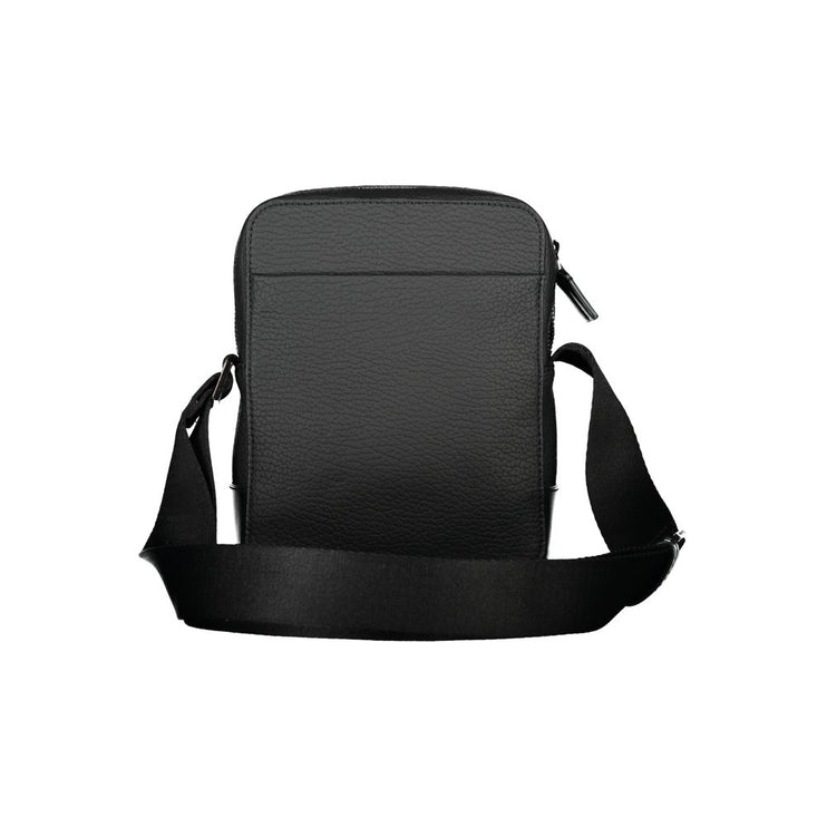 Sleek Black Shoulder Bag with Contrasting Details