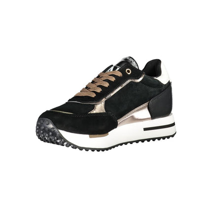 Sneaker monocromatiche chic con accenti di contrasto