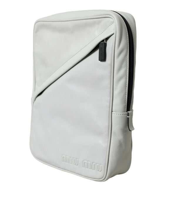 Elegante bolso cruzado de piel en blanco y negro