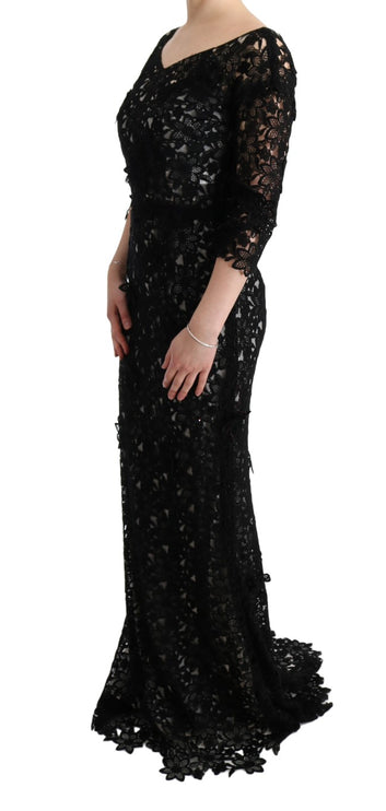 Élégant robe de quart de noire noire avec applique florale