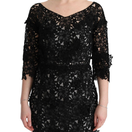 Élégant robe de quart de noire noire avec applique florale