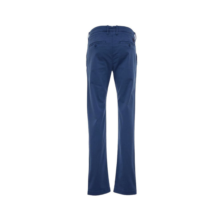 Elegantes pantalones chino de ajuste delgado en azul