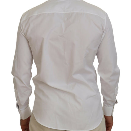 Camisa blanca de algodón con cuello y mangas largas