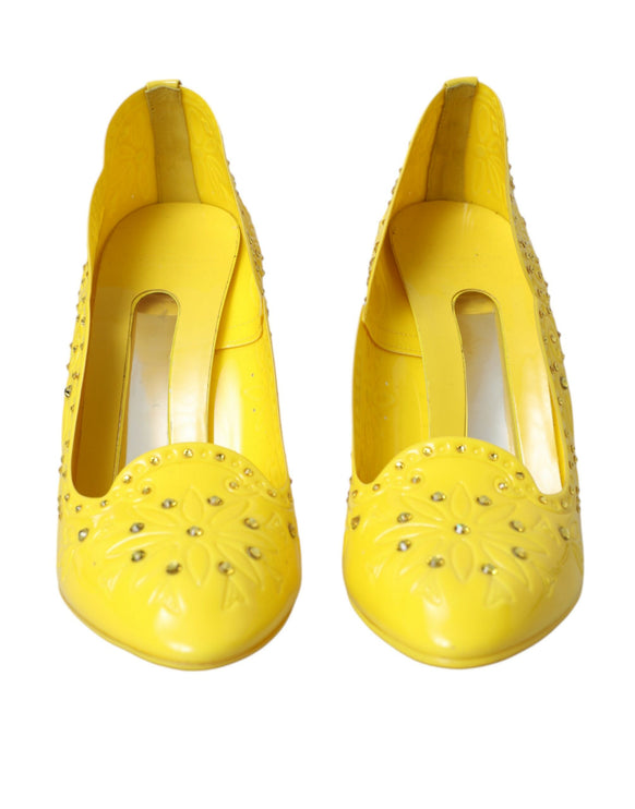 Zapatos de tacones de cristal amarillo cenizas