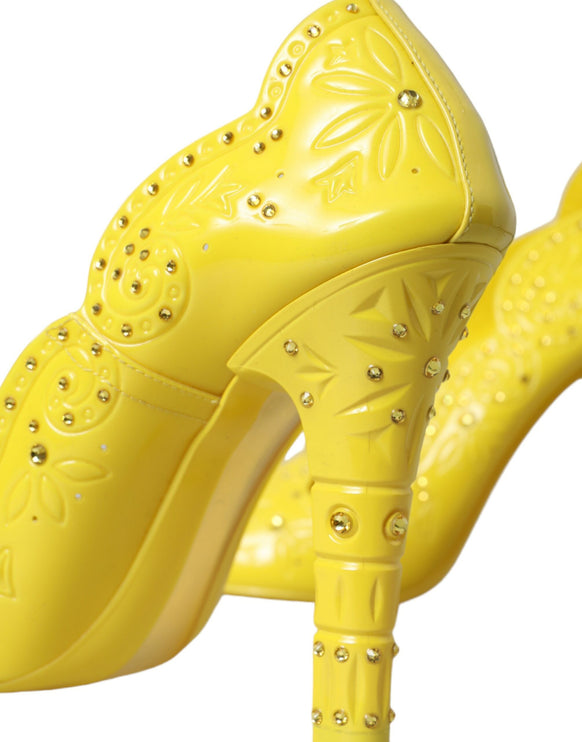 Zapatos de tacones de cristal amarillo cenizas