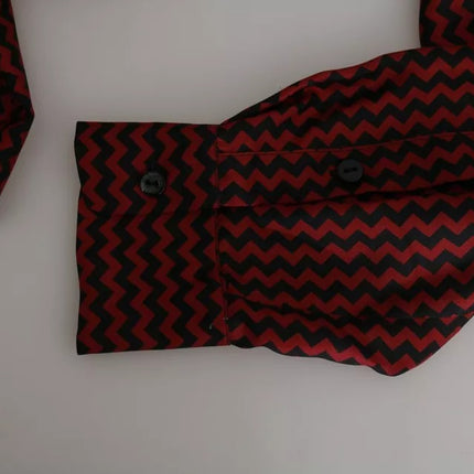 Camisa casual de patrón de zigzag rojo negro