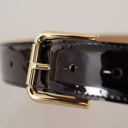 Ceinture de boucle gravée en cuir breveté noir