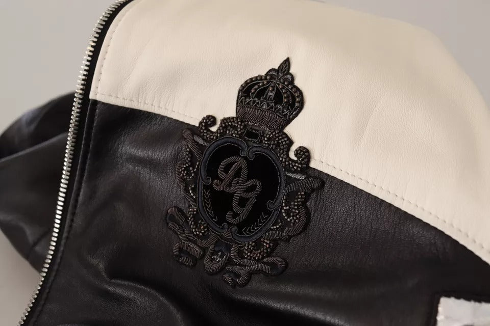 Chaqueta de blusón con capucha de cuero negro