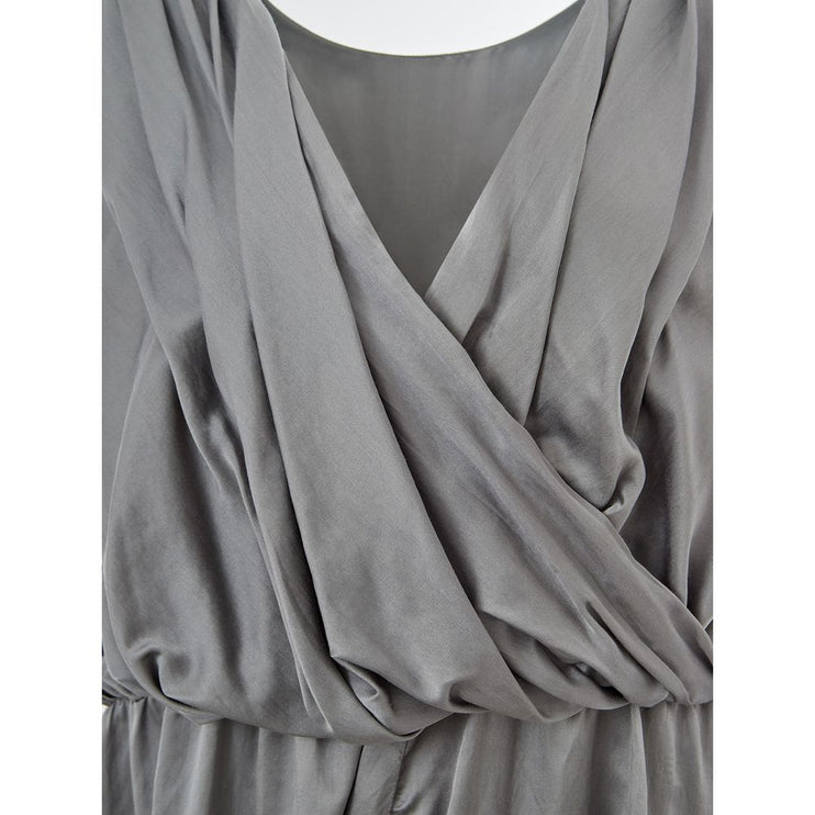 Robe gris de soie élégante - Élégance intemporelle