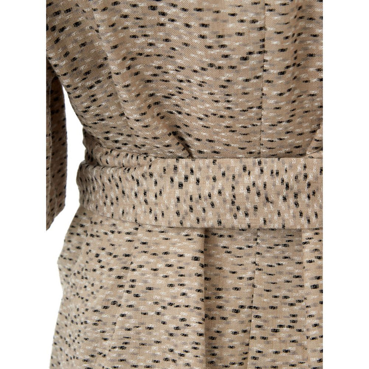 Chaqueta chic de lino beige