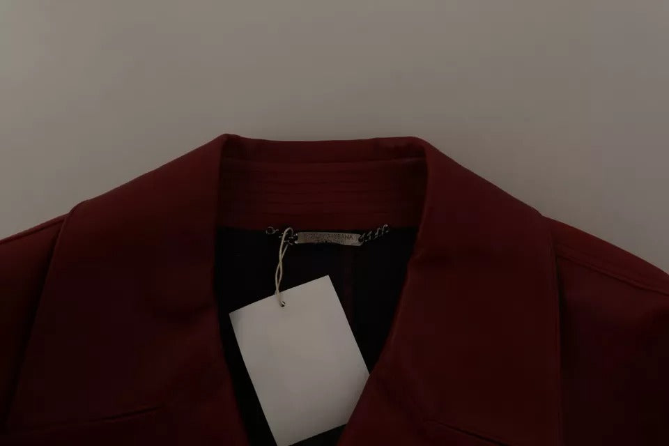 Chaqueta roja de cuero de doble pecho