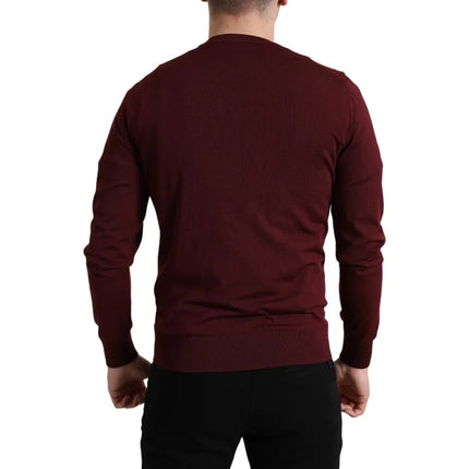 Bordeaux en laine en laine en tricot et pull de cou de cou