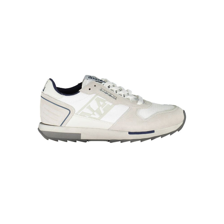 Elegantes zapatillas de deporte deportivo con cordones blancos