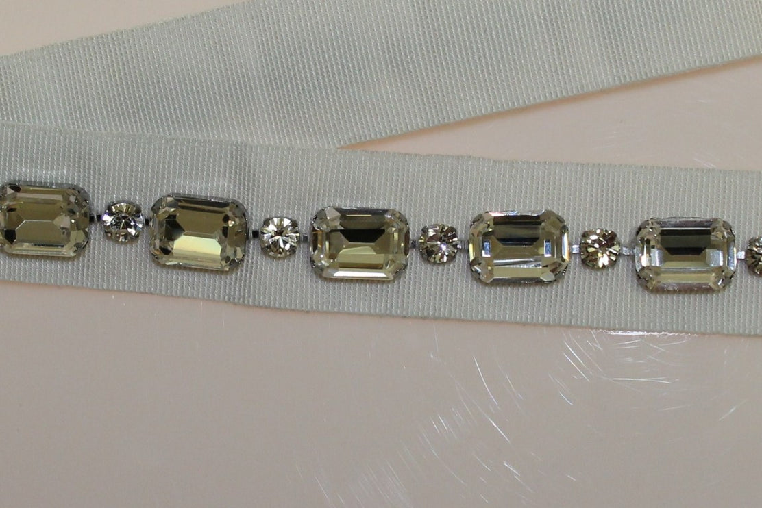 Ceinture de taille élégante en cristaux en cristal