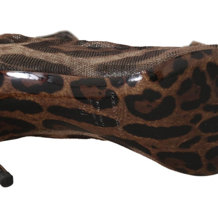 Elegantes tacones de calcetines con estampado de leopardo