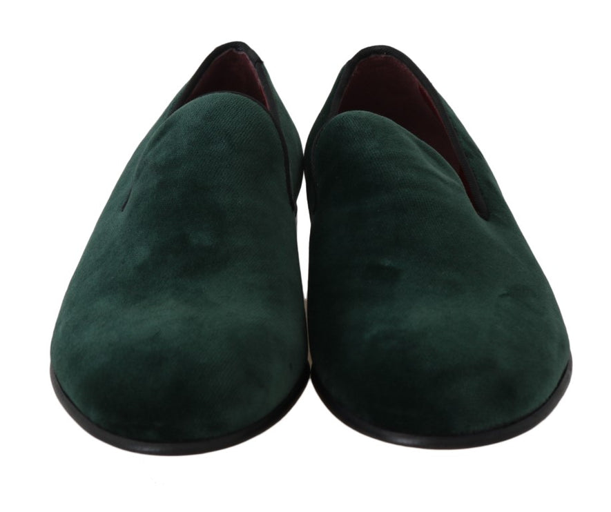 Elegantes mocasines de gamuza verde