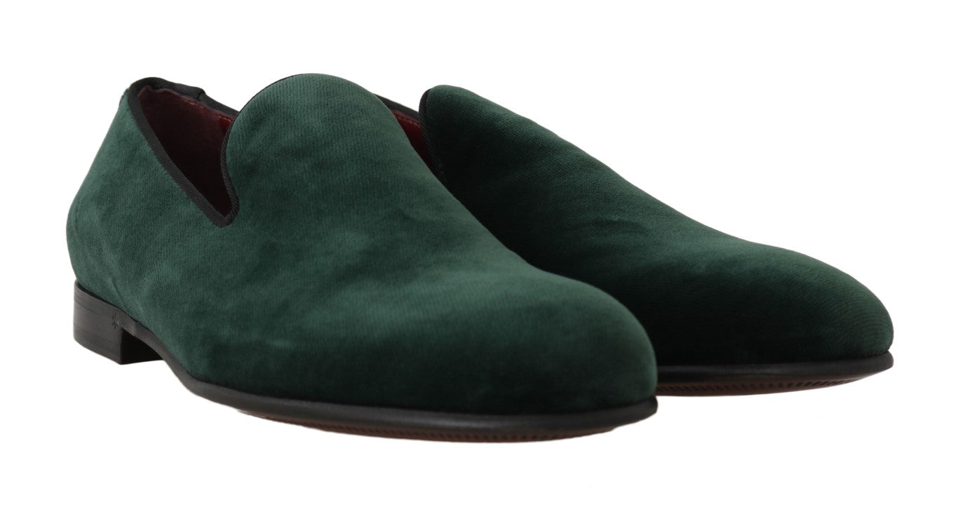 Elegantes mocasines de gamuza verde