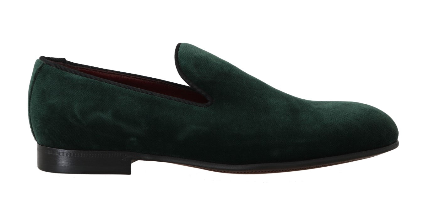 Elegantes mocasines de gamuza verde