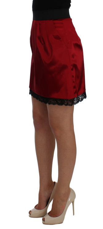 Elegante rode kant met hoge taille rok