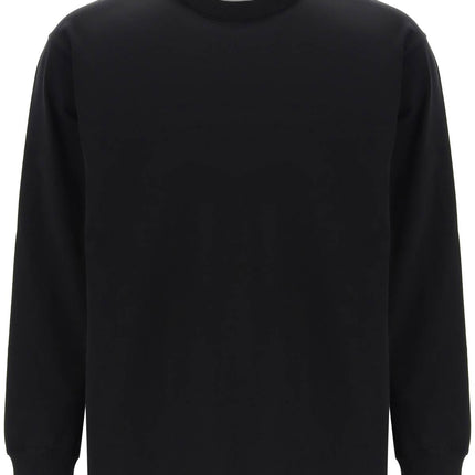 Closed long-sleeved t-shirt