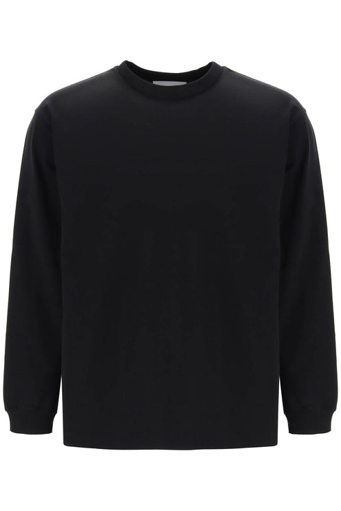 Closed long-sleeved t-shirt