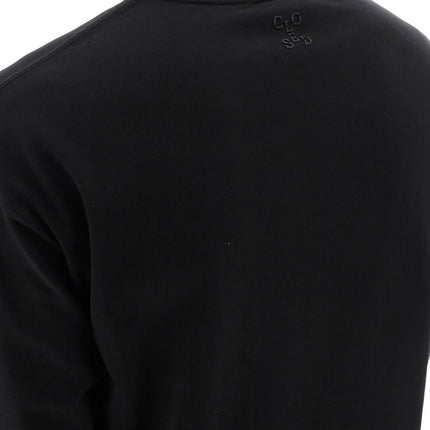 Closed long-sleeved t-shirt