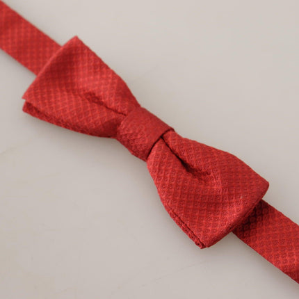 Elegant Red Silk Bow Tie - vivadelux